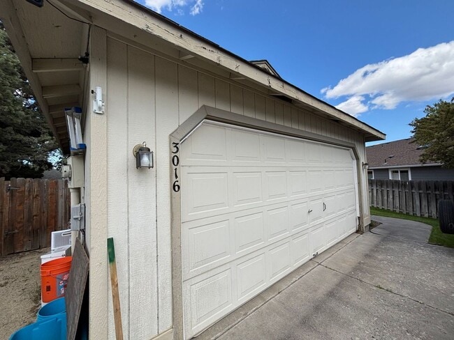 3016 NE Heather Ct in Bend, OR - Building Photo - Building Photo