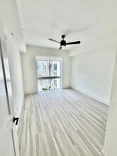18631 NE 25th Pl, Unit 601 in Miami, FL - Foto de edificio - Building Photo