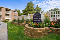 Brighton Park in Salt Lake City, UT - Foto de edificio - Building Photo