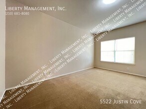 5522 Justin Cove in San Antonio, TX - Foto de edificio - Building Photo