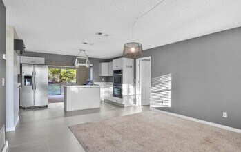 716 Medina Ct in St. Augustine, FL - Building Photo - Building Photo
