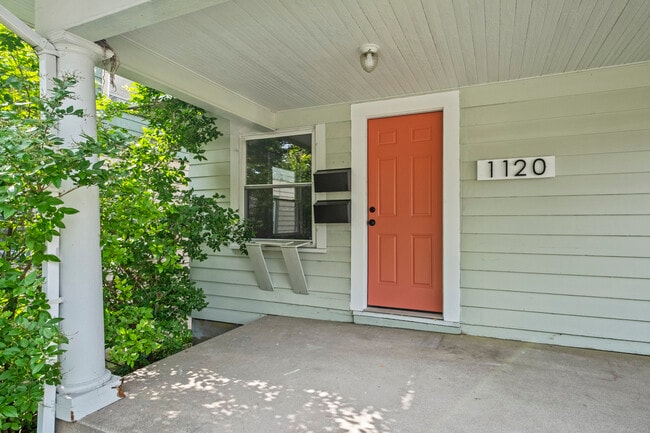 1120 Fountain St NE in Grand Rapids, MI - Building Photo - Building Photo