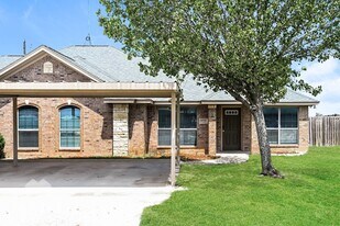 123 Jolin Ln in Weatherford, TX - Building Photo