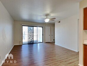 16635 N Cave Creek Rd in Phoenix, AZ - Building Photo - Building Photo