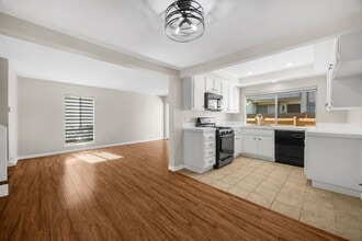 2322 Conejo Ln in Fullerton, CA - Building Photo - Building Photo