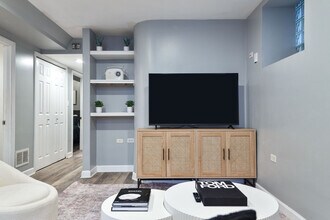 3018 N Clybourn Ave in Chicago, IL - Building Photo - Building Photo