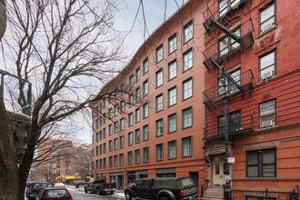 111 Charles St in New York, NY - Building Photo - Building Photo