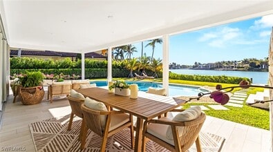 440 Kingstown Dr in Naples, FL - Building Photo - Building Photo