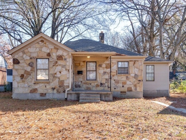 property at 950 Parkhaven Ln