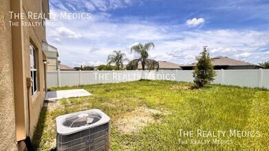 10126 Mangrove Well Rd in Ruskin, FL - Building Photo - Building Photo