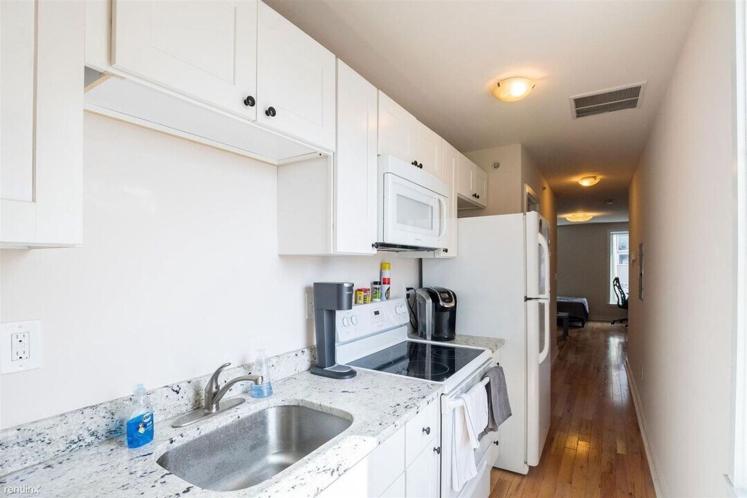 1204 E Palmer St Photo