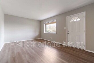 4717 Monmouth Dr in Charlotte, NC - Building Photo - Building Photo