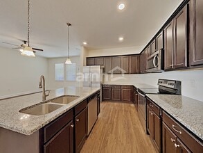 411 Pine Terrace Dr in Ruskin, FL - Building Photo - Building Photo