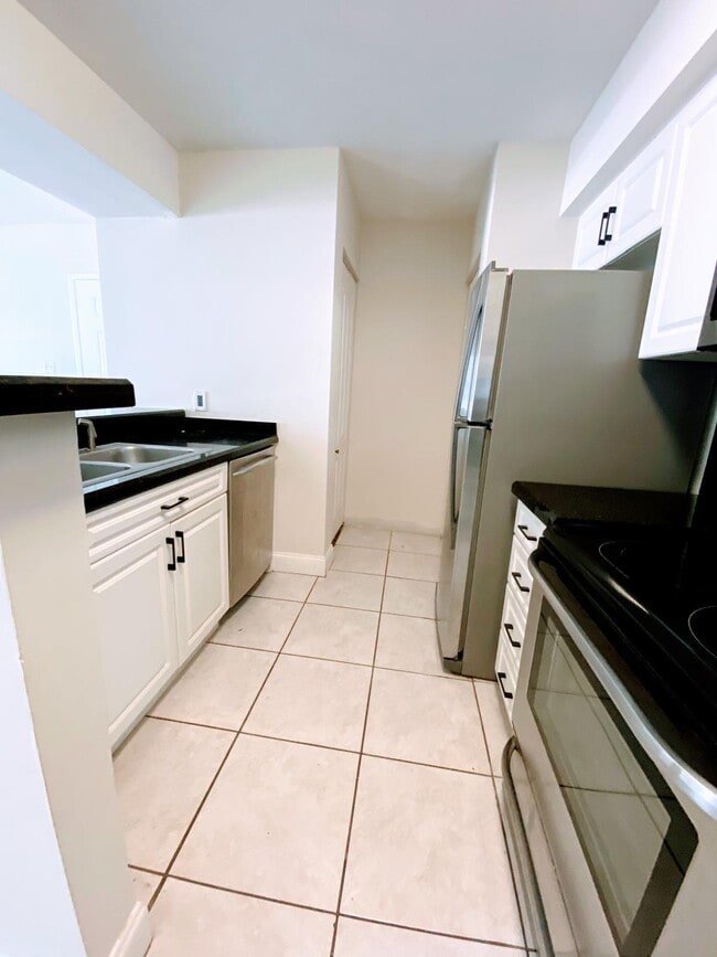 530 S Park Rd in Hollywood, FL - Foto de edificio - Building Photo