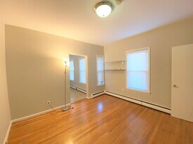 7 Elmer St, Unit 3 in Cambridge, MA - Building Photo