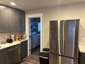 1433 SW 148th St in Burien, WA - Foto de edificio - Building Photo