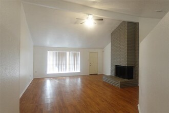 15903 Pfeiffer Dr in Houston, TX - Building Photo - Building Photo