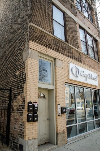 3917 N Ashland Ave, Unit 2R in Chicago, IL - Building Photo