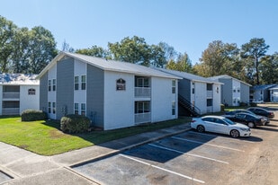 Meadow Creek Apartments in Jackson, MS - Building Photo