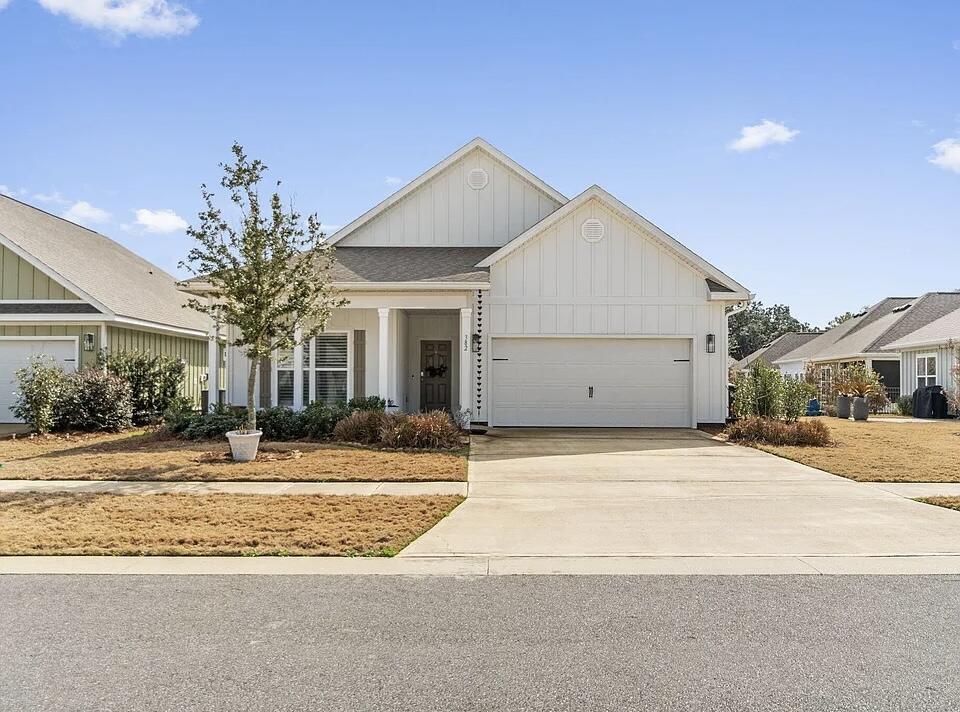 382 Lightning Bug Ln in Freeport, FL - Foto de edificio