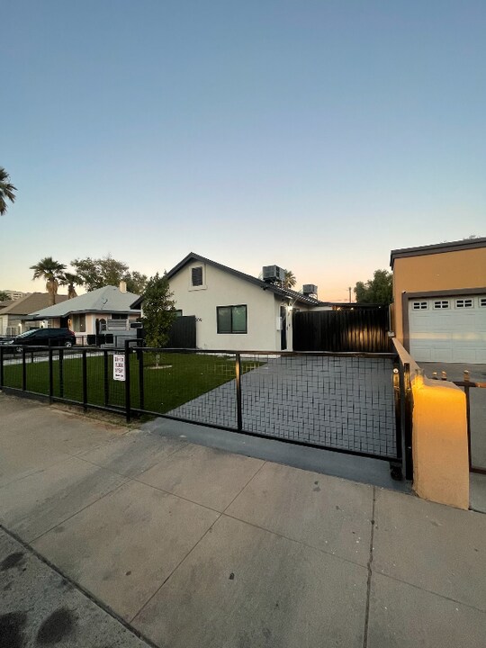 1009 N 9th St in Phoenix, AZ - Building Photo