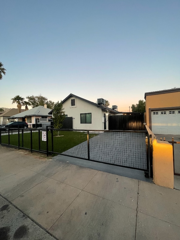 property at 1009 N 9th St