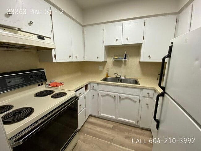 33863 Pine St in Abbotsford, BC - Building Photo - Building Photo