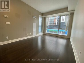 8110-8110 Birchmount Rd in Markham, ON - Building Photo - Building Photo