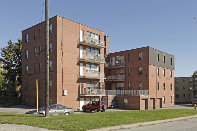 5 Kinsdale Ln in Toronto, ON - Building Photo - Primary Photo