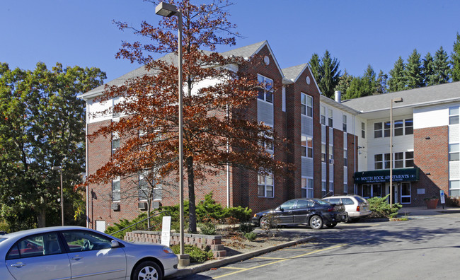 South Rock Apartment in Slippery Rock, PA - Foto de edificio - Building Photo