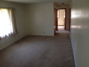 1021 Valley Dr NW in North Canton, OH - Building Photo - Building Photo