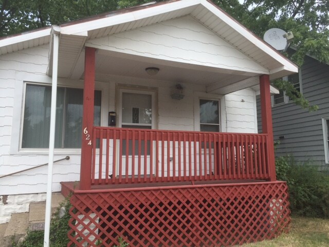 624 E Barker Ave in Michigan City, IN - Building Photo