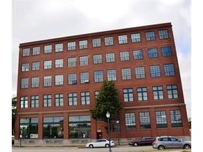 Bottleworks Loft Condos in Cedar Rapids, IA - Building Photo - Building Photo