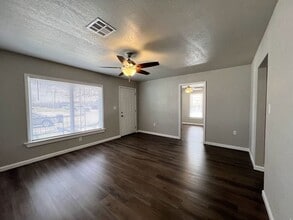 10 N Birch St in Sapulpa, OK - Building Photo - Building Photo