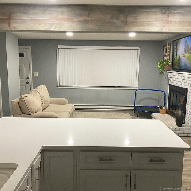 21 Goodwin St in Manchester, CT - Building Photo - Building Photo