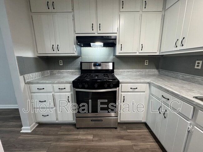 5794 Sheldon Ct in Atlanta, GA - Building Photo - Building Photo