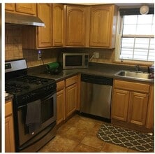 555 Livingston St in Elizabeth, NJ - Building Photo - Building Photo