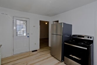36 Sheridan St in Chicopee, MA - Building Photo - Building Photo