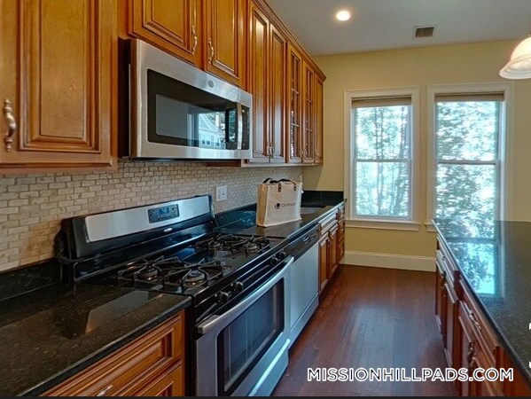 28 Fisher Ave in Boston, MA - Building Photo - Building Photo