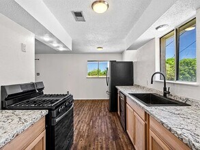 629 Bur Oak Dr in Irving, TX - Building Photo - Building Photo