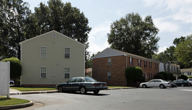 Kingsbridge North in Chesapeake, VA - Foto de edificio - Building Photo