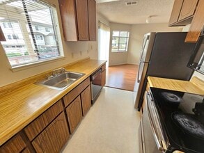 5025 Valley Crest Dr in Concord, CA - Building Photo - Building Photo