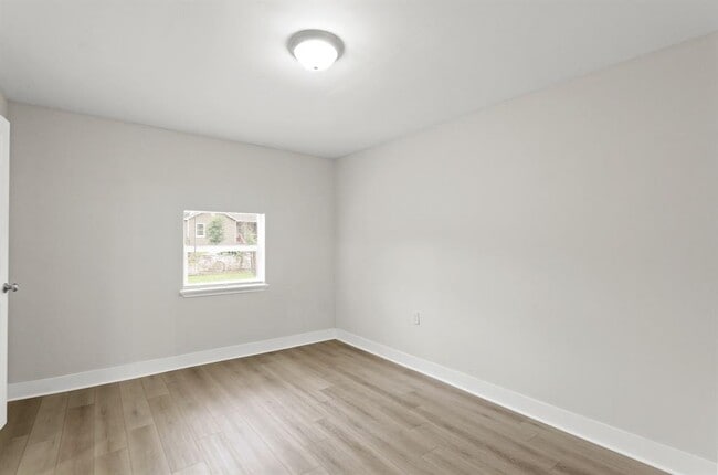 9133 Woodlyn Rd in Houston, TX - Building Photo - Building Photo