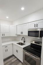 417 NW 2nd Ave in Hallandale Beach, FL - Foto de edificio - Building Photo