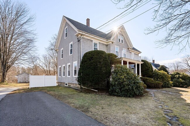 719 Union St in Rockland, MA - Building Photo - Building Photo
