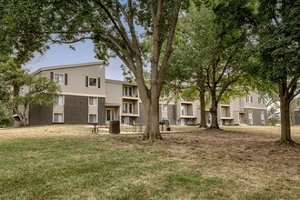 Ruskin Place in Lincoln, NE - Foto de edificio - Building Photo