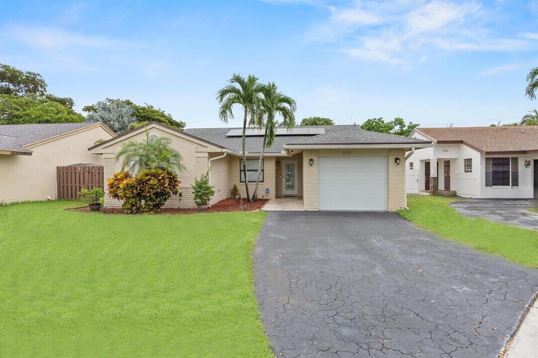 510 Green River Ln in Davie, FL - Building Photo