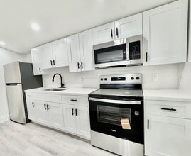 YOUNG CIRCLE in Hollywood, FL - Foto de edificio - Building Photo