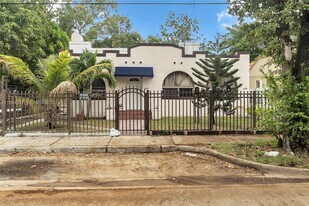 1137 NW 29th Terrace in Miami, FL - Building Photo