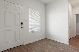 121 Vista St in San Marcos, TX - Building Photo - Building Photo